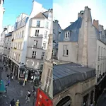 Authentic Apartment Marais